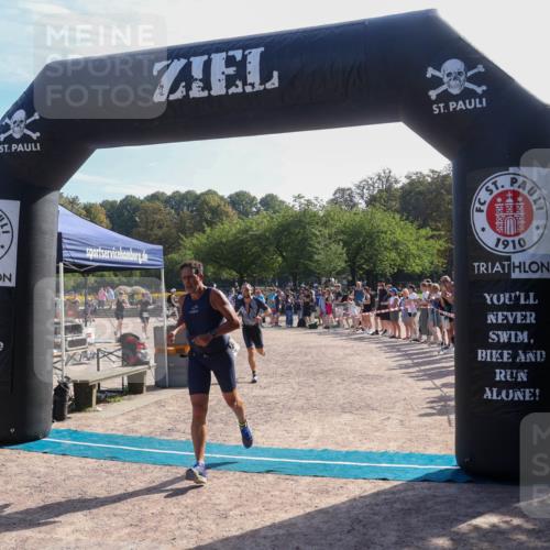 08.09.2024 - Stadtparktriathlon Luisa Fischer http://msf.ph/oto/7036623 08.09.2024 11:33:09 Ziel 263, 273, 373, 438 meine-sportfotos.de