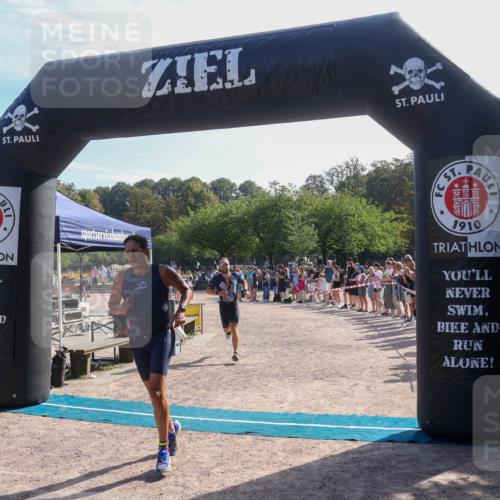 08.09.2024 - Stadtparktriathlon Luisa Fischer http://msf.ph/oto/7036624 08.09.2024 11:33:10 Ziel 263, 273, 373, 438 meine-sportfotos.de