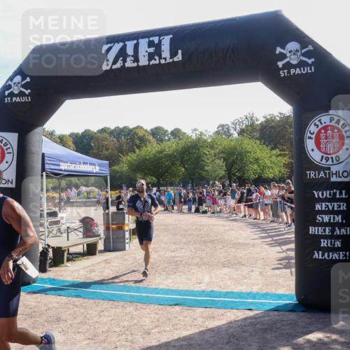 08.09.2024 - Stadtparktriathlon Luisa Fischer http://msf.ph/oto/7036627 08.09.2024 11:33:10 Ziel 263, 273, 373, 438 meine-sportfotos.de