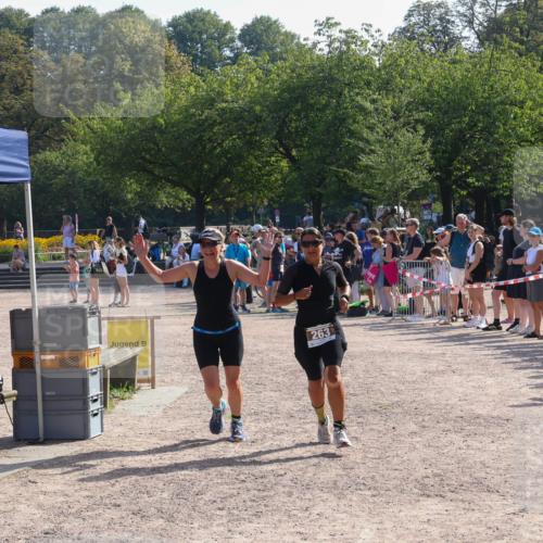 08.09.2024 - Stadtparktriathlon Luisa Fischer http://msf.ph/oto/7036634 08.09.2024 11:33:13 Ziel 263, 273, 373, 438, 459 meine-sportfotos.de