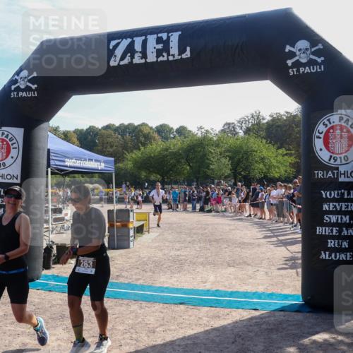 08.09.2024 - Stadtparktriathlon Luisa Fischer http://msf.ph/oto/7036643 08.09.2024 11:33:16 Ziel 263, 273, 373, 438, 459 meine-sportfotos.de