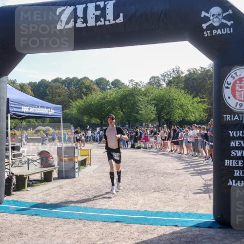 08.09.2024 - Stadtparktriathlon Luisa Fischer http://msf.ph/oto/7036657 08.09.2024 11:33:25 Ziel 389, 459 meine-sportfotos.de