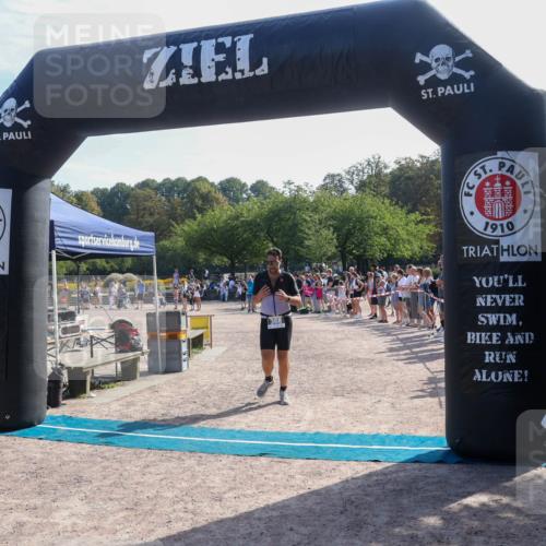 08.09.2024 - Stadtparktriathlon Luisa Fischer http://msf.ph/oto/7036667 08.09.2024 11:33:31 Ziel 368, 389 meine-sportfotos.de