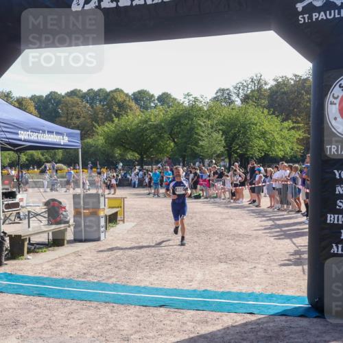 08.09.2024 - Stadtparktriathlon Luisa Fischer http://msf.ph/oto/7036677 08.09.2024 11:33:40 Ziel 460 meine-sportfotos.de