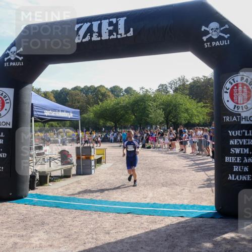 08.09.2024 - Stadtparktriathlon Luisa Fischer http://msf.ph/oto/7036679 08.09.2024 11:33:41 Ziel 460 meine-sportfotos.de