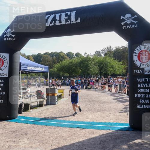 08.09.2024 - Stadtparktriathlon Luisa Fischer http://msf.ph/oto/7036680 08.09.2024 11:33:41 Ziel 460 meine-sportfotos.de