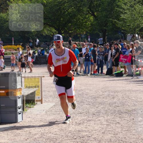 08.09.2024 - Stadtparktriathlon Luisa Fischer http://msf.ph/oto/7036683 08.09.2024 11:33:51 Ziel 451, 457 meine-sportfotos.de