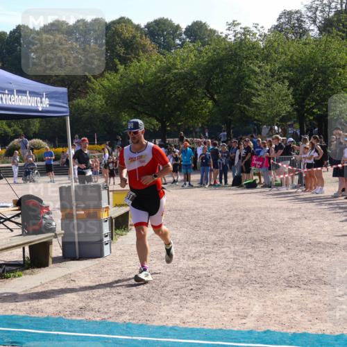 08.09.2024 - Stadtparktriathlon Luisa Fischer http://msf.ph/oto/7036685 08.09.2024 11:33:51 Ziel 451, 457 meine-sportfotos.de