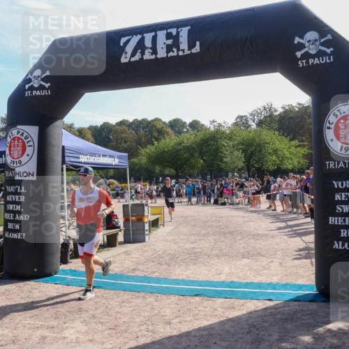 08.09.2024 - Stadtparktriathlon Luisa Fischer http://msf.ph/oto/7036688 08.09.2024 11:33:53 Ziel 451, 457 meine-sportfotos.de