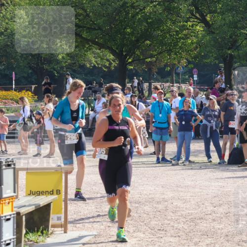 08.09.2024 - Stadtparktriathlon Luisa Fischer http://msf.ph/oto/7036702 08.09.2024 11:34:19 Ziel 281, 296, 305 meine-sportfotos.de