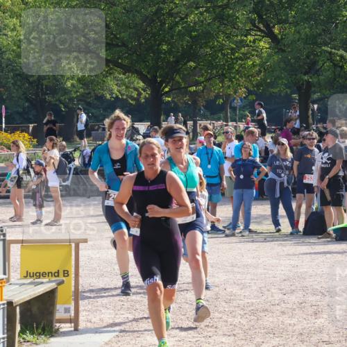 08.09.2024 - Stadtparktriathlon Luisa Fischer http://msf.ph/oto/7036703 08.09.2024 11:34:19 Ziel 281, 296, 305 meine-sportfotos.de