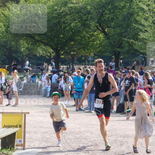 08.09.2024 - Stadtparktriathlon Luisa Fischer http://msf.ph/oto/7036717 08.09.2024 11:34:25 Ziel 281, 296, 305, 433 meine-sportfotos.de