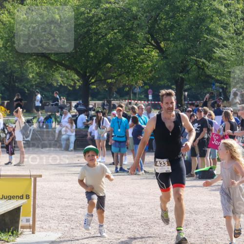 08.09.2024 - Stadtparktriathlon Luisa Fischer http://msf.ph/oto/7036718 08.09.2024 11:34:25 Ziel 281, 296, 305, 433 meine-sportfotos.de