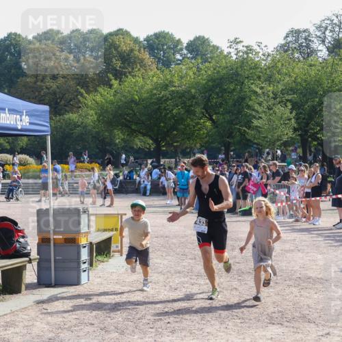 08.09.2024 - Stadtparktriathlon Luisa Fischer http://msf.ph/oto/7036722 08.09.2024 11:34:26 Ziel 281, 296, 305, 433 meine-sportfotos.de