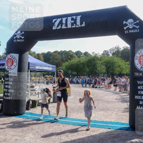 08.09.2024 - Stadtparktriathlon Luisa Fischer http://msf.ph/oto/7036727 08.09.2024 11:34:28 Ziel 281, 296, 305, 433 meine-sportfotos.de