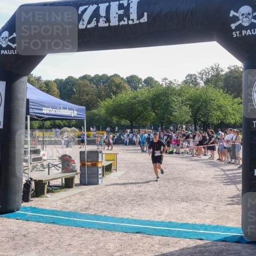 08.09.2024 - Stadtparktriathlon Luisa Fischer http://msf.ph/oto/7036734 08.09.2024 11:34:34 Ziel 282, 433 meine-sportfotos.de