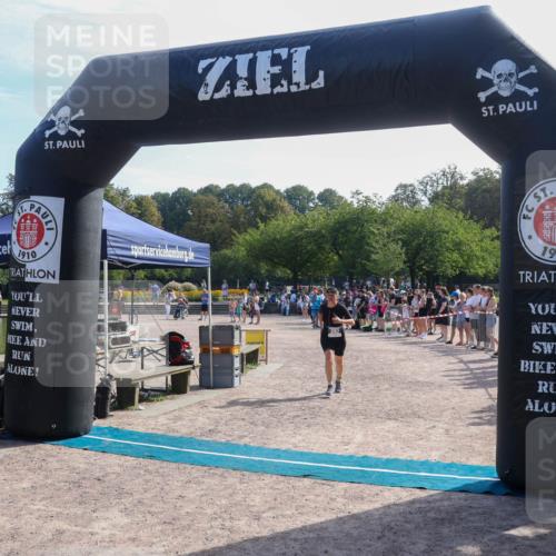 08.09.2024 - Stadtparktriathlon Luisa Fischer http://msf.ph/oto/7036735 08.09.2024 11:34:35 Ziel 282, 433 meine-sportfotos.de