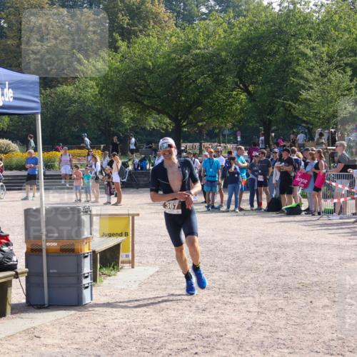 08.09.2024 - Stadtparktriathlon Luisa Fischer http://msf.ph/oto/7036742 08.09.2024 11:34:44 Ziel 367 meine-sportfotos.de