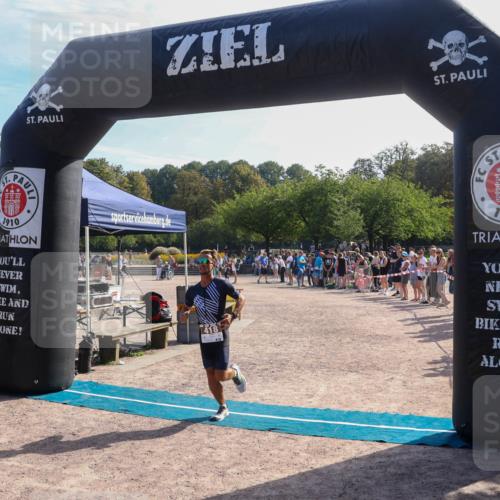 08.09.2024 - Stadtparktriathlon Luisa Fischer http://msf.ph/oto/7036755 08.09.2024 11:35:26 Ziel 418 meine-sportfotos.de