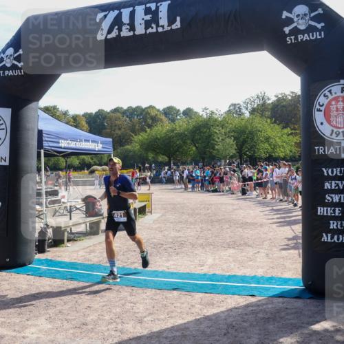 08.09.2024 - Stadtparktriathlon Luisa Fischer http://msf.ph/oto/7036767 08.09.2024 11:36:01 Ziel 280, 421 meine-sportfotos.de