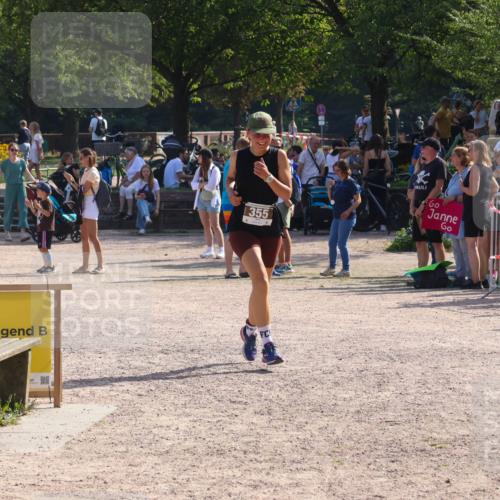 08.09.2024 - Stadtparktriathlon Luisa Fischer http://msf.ph/oto/7036798 08.09.2024 11:37:07 Ziel 355, 436 meine-sportfotos.de
