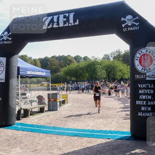 08.09.2024 - Stadtparktriathlon Luisa Fischer http://msf.ph/oto/7036799 08.09.2024 11:37:09 Ziel 355 meine-sportfotos.de