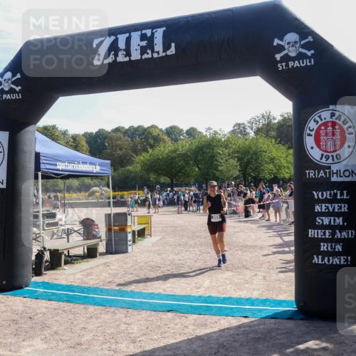 08.09.2024 - Stadtparktriathlon Luisa Fischer http://msf.ph/oto/7036800 08.09.2024 11:37:09 Ziel 355 meine-sportfotos.de