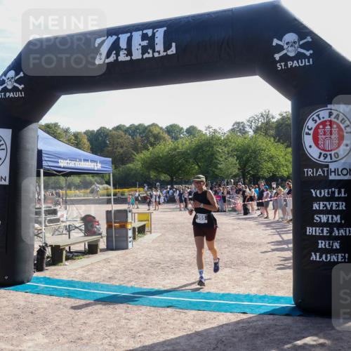 08.09.2024 - Stadtparktriathlon Luisa Fischer http://msf.ph/oto/7036801 08.09.2024 11:37:10 Ziel 355 meine-sportfotos.de