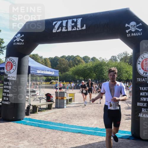 08.09.2024 - Stadtparktriathlon Luisa Fischer http://msf.ph/oto/7036818 08.09.2024 11:37:27 Ziel 299, 335, 382, 396, 403 meine-sportfotos.de