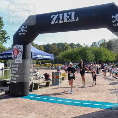 08.09.2024 - Stadtparktriathlon Luisa Fischer http://msf.ph/oto/7036819 08.09.2024 11:37:29 Ziel 299, 335, 343, 382, 396, 403 meine-sportfotos.de