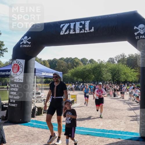 08.09.2024 - Stadtparktriathlon Luisa Fischer http://msf.ph/oto/7036827 08.09.2024 11:37:32 Ziel 299, 335, 343, 382, 396 meine-sportfotos.de