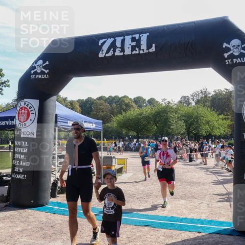 08.09.2024 - Stadtparktriathlon Luisa Fischer http://msf.ph/oto/7036828 08.09.2024 11:37:32 Ziel 299, 335, 343, 382, 396 meine-sportfotos.de