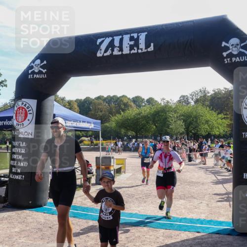 08.09.2024 - Stadtparktriathlon Luisa Fischer http://msf.ph/oto/7036829 08.09.2024 11:37:32 Ziel 299, 335, 343, 382, 396 meine-sportfotos.de