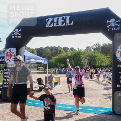 08.09.2024 - Stadtparktriathlon Luisa Fischer http://msf.ph/oto/7036830 08.09.2024 11:37:33 Ziel 299, 335, 343, 382, 396 meine-sportfotos.de