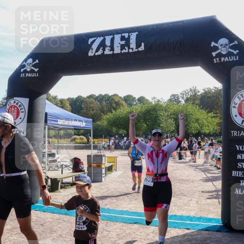 08.09.2024 - Stadtparktriathlon Luisa Fischer http://msf.ph/oto/7036831 08.09.2024 11:37:33 Ziel 299, 335, 343, 382, 396 meine-sportfotos.de