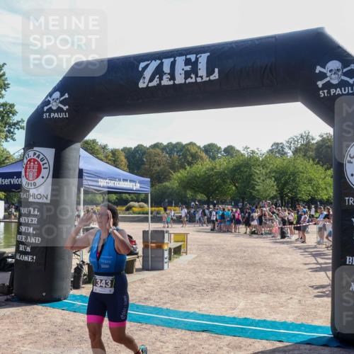 08.09.2024 - Stadtparktriathlon Luisa Fischer http://msf.ph/oto/7036837 08.09.2024 11:37:36 Ziel 299, 335, 343, 396 meine-sportfotos.de