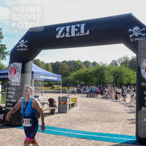 08.09.2024 - Stadtparktriathlon Luisa Fischer http://msf.ph/oto/7036838 08.09.2024 11:37:36 Ziel 299, 335, 343, 396 meine-sportfotos.de