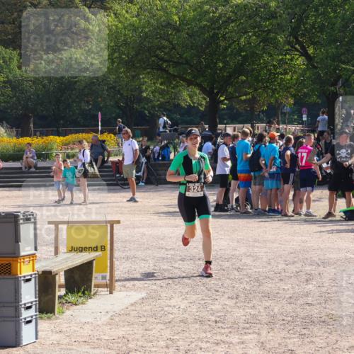 08.09.2024 - Stadtparktriathlon Luisa Fischer http://msf.ph/oto/7036842 08.09.2024 11:37:46 Ziel 324 meine-sportfotos.de