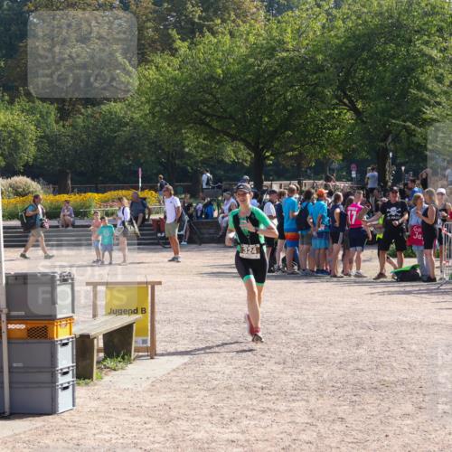 08.09.2024 - Stadtparktriathlon Luisa Fischer http://msf.ph/oto/7036843 08.09.2024 11:37:46 Ziel 324 meine-sportfotos.de