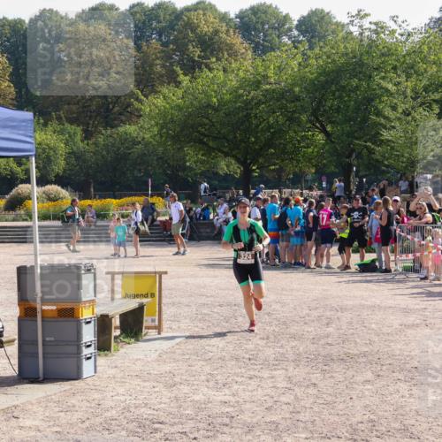 08.09.2024 - Stadtparktriathlon Luisa Fischer http://msf.ph/oto/7036844 08.09.2024 11:37:46 Ziel 324 meine-sportfotos.de