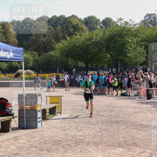 08.09.2024 - Stadtparktriathlon Luisa Fischer http://msf.ph/oto/7036845 08.09.2024 11:37:47 Ziel 324 meine-sportfotos.de
