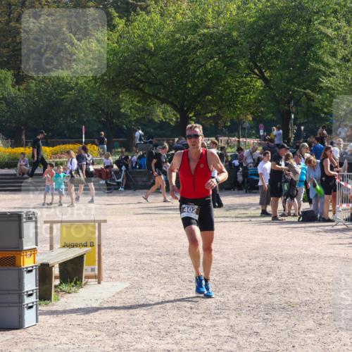 08.09.2024 - Stadtparktriathlon Luisa Fischer http://msf.ph/oto/7036854 08.09.2024 11:38:15 Ziel 402 meine-sportfotos.de