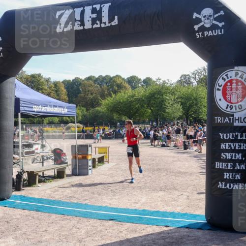 08.09.2024 - Stadtparktriathlon Luisa Fischer http://msf.ph/oto/7036857 08.09.2024 11:38:16 Ziel 402 meine-sportfotos.de