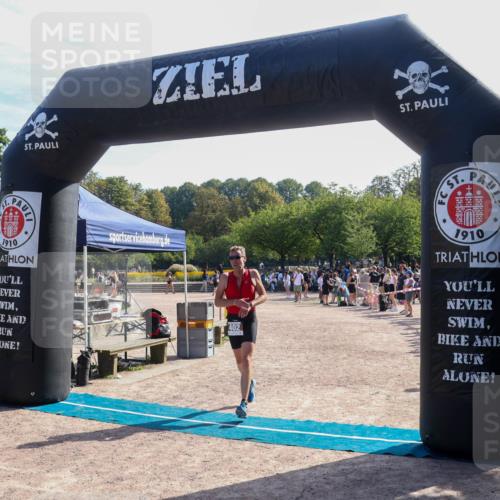08.09.2024 - Stadtparktriathlon Luisa Fischer http://msf.ph/oto/7036860 08.09.2024 11:38:17 Ziel 402 meine-sportfotos.de