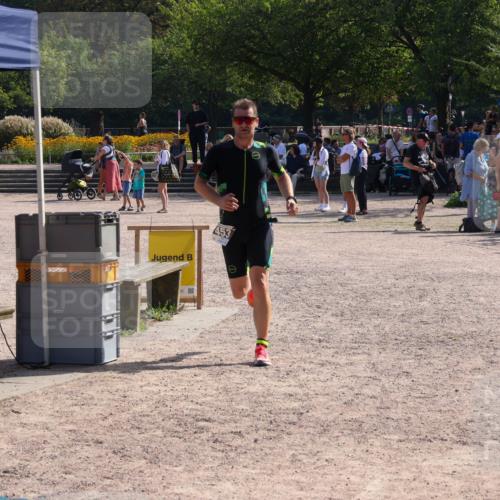 08.09.2024 - Stadtparktriathlon Luisa Fischer http://msf.ph/oto/7036861 08.09.2024 11:38:29 Ziel 453 meine-sportfotos.de