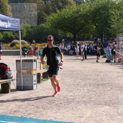 08.09.2024 - Stadtparktriathlon Luisa Fischer http://msf.ph/oto/7036862 08.09.2024 11:38:30 Ziel 453 meine-sportfotos.de