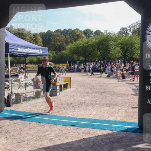 08.09.2024 - Stadtparktriathlon Luisa Fischer http://msf.ph/oto/7036864 08.09.2024 11:38:31 Ziel 453 meine-sportfotos.de