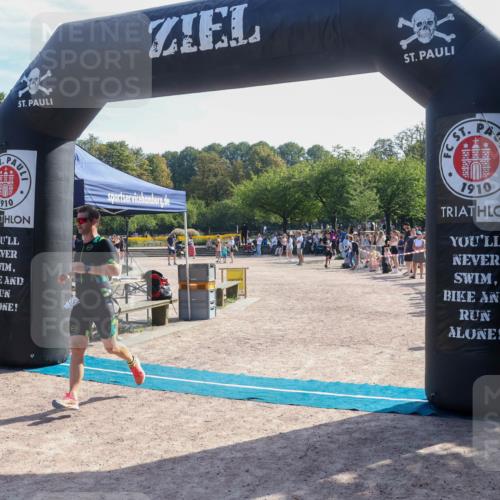 08.09.2024 - Stadtparktriathlon Luisa Fischer http://msf.ph/oto/7036865 08.09.2024 11:38:31 Ziel 453 meine-sportfotos.de