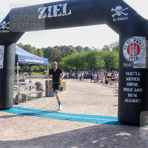 08.09.2024 - Stadtparktriathlon Luisa Fischer http://msf.ph/oto/7036873 08.09.2024 11:38:56 Ziel 362, 413 meine-sportfotos.de