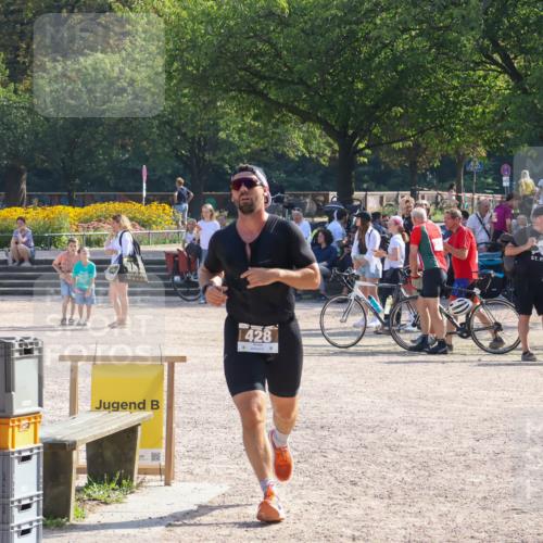 08.09.2024 - Stadtparktriathlon Luisa Fischer http://msf.ph/oto/7036879 08.09.2024 11:39:09 Ziel 428 meine-sportfotos.de